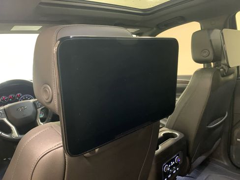 Used 2021 Chevrolet Tahoe Z71 w/ Rear Media and Nav Package image 18