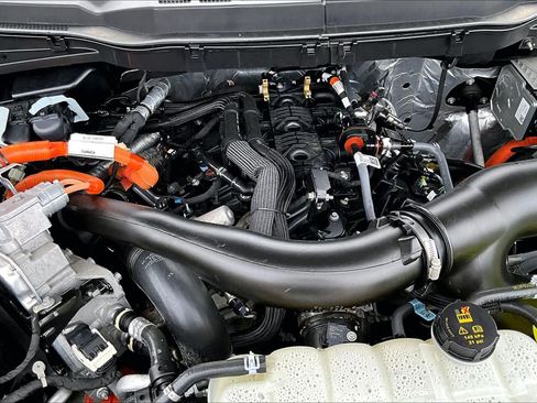 Certified 2025 Ford F150 Lariat w/ Equipment Group 502A High AWD/4WD image 33