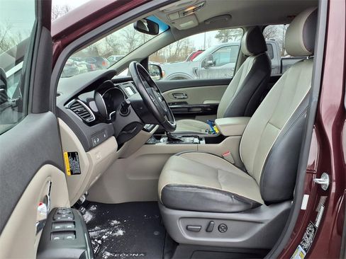 Used 2016 Kia Sedona EX image 15