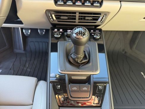 Certified 2022 Porsche 911 Targa 4S image 23