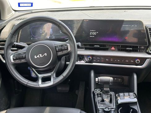 Used 2025 Kia Sportage EX image 18