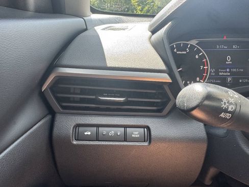 Used 2022 Nissan Altima 2.5 SV FWD image 23