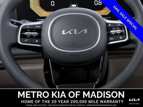 New 2026 Kia Carnival EX FWD image 22