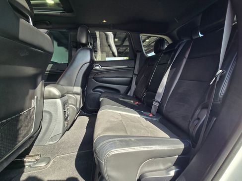 Used 2020 Jeep Grand Cherokee Altitude image 20