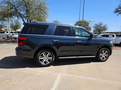 Used 2024 Ford Expedition Limited image 10