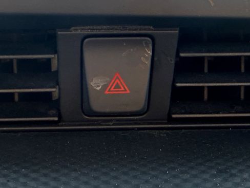 Used 2023 Nissan Kicks S image 18