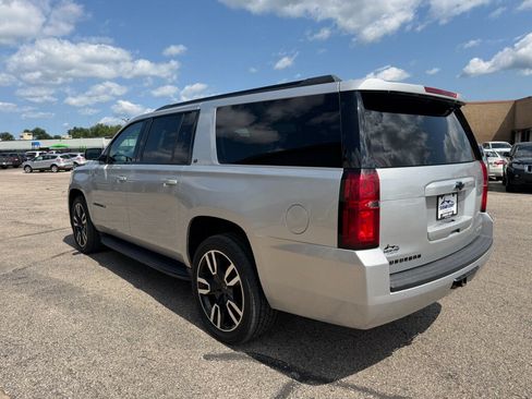 Used 2019 Chevrolet Suburban LT w/ RST Edition AWD/4WD image 6