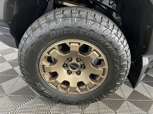 Used 2025 Toyota 4Runner Trailhunter image 12