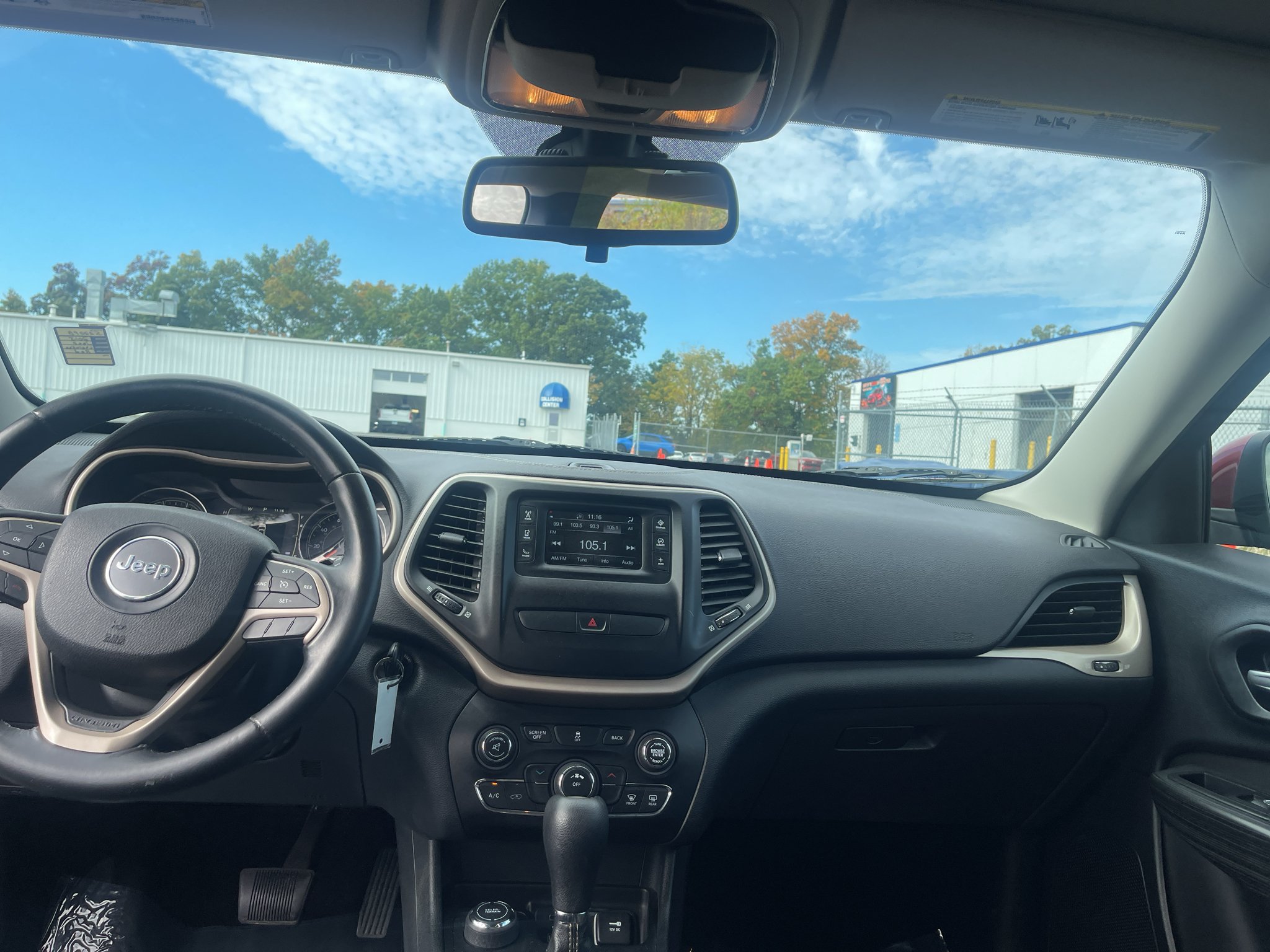 Used 2015 Jeep Cherokee Latitude AWD/4WD image 20