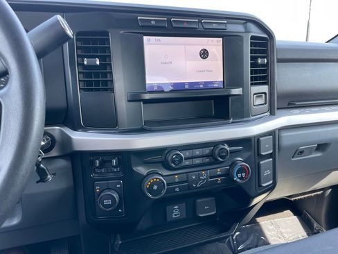 Used 2024 Ford F250 XLT AWD/4WD image 11
