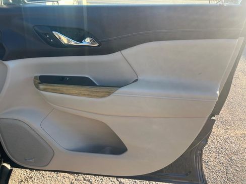 Used 2019 GMC Acadia Denali AWD/4WD image 30