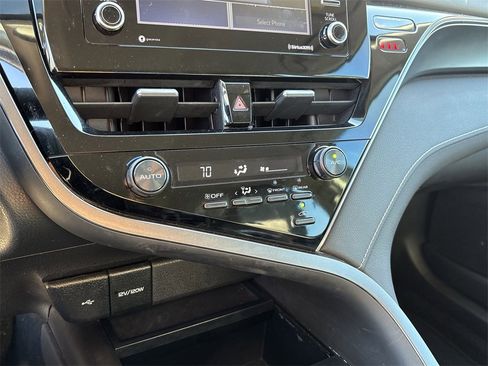 Used 2021 Toyota Camry SE w/ Carpet Mat Package (TMS) image 21