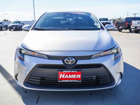 Certified 2025 Toyota Corolla LE image 2