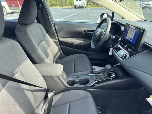 Used 2026 Toyota Corolla LE FWD image 33
