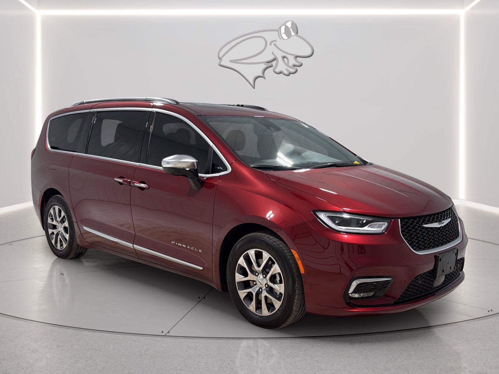 Used 2023 Chrysler Pacifica Pinnacle FWD image 7