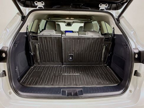 Used 2023 Toyota Highlander Bronze Edition AWD/4WD image 29
