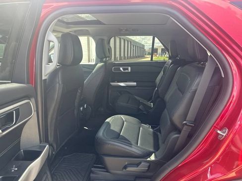 Used 2021 Ford Explorer XLT w/ Equipment Group 202A AWD/4WD image 5