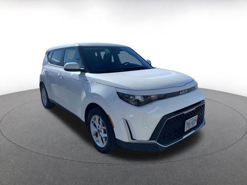 Used 2025 Kia Soul LX w/ LX Technology Package image 1