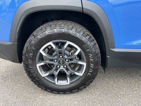 Used 2025 Chevrolet Equinox ACTIV w/ Convenience Package III image 11