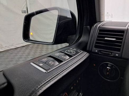 Used 2016 Mercedes-Benz G 550 image 15