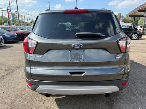 Used 2018 Ford Escape SE w/ SE Sync 3 Package AWD/4WD image 8