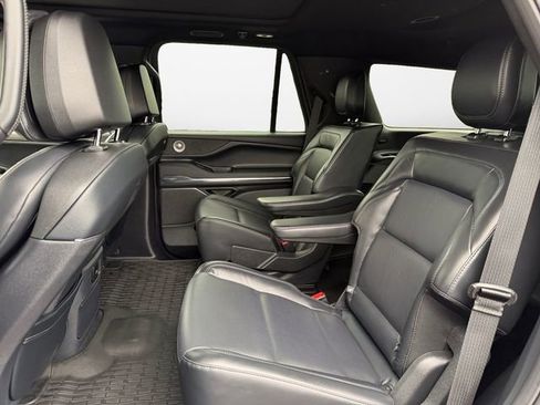 Used 2025 Lincoln Navigator Reserve w/ Jet Appearance Package image 13