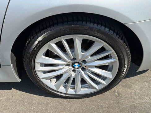 Used 2011 BMW 550i Sedan image 26