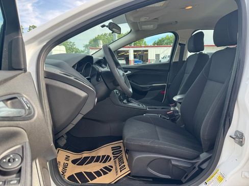 Used 2016 Ford Focus SE FWD image 15