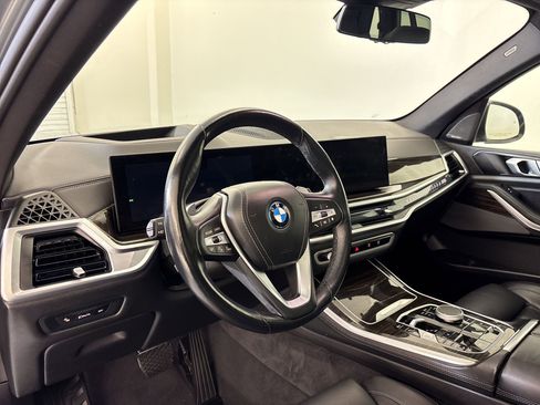Used 2025 BMW X5 xDrive50e AWD/4WD image 4
