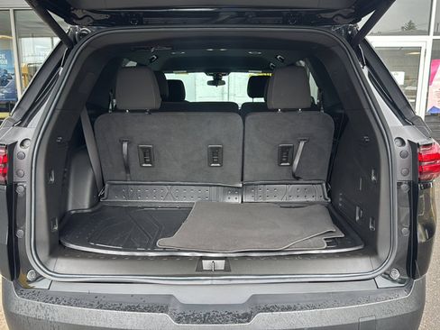 Used 2023 Chevrolet Traverse LT AWD/4WD image 24