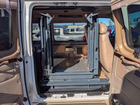 Used 2004 Ford E-150 and Econoline 150 image 7