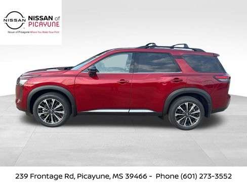 New 2026 Nissan Pathfinder Platinum w/ Cargo Package AWD/4WD image 2