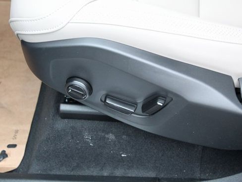 New 2026 Volvo XC90 B5 Core w/ Protection Package Premier image 13