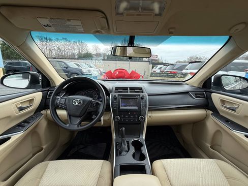 Used 2015 Toyota Camry LE image 14