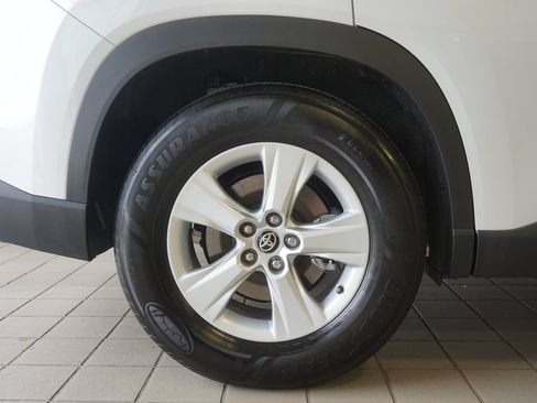 Certified 2025 Toyota Grand Highlander FWD image 32