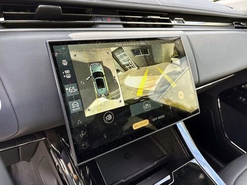 Used 2025 Land Rover Range Rover Sport image 19