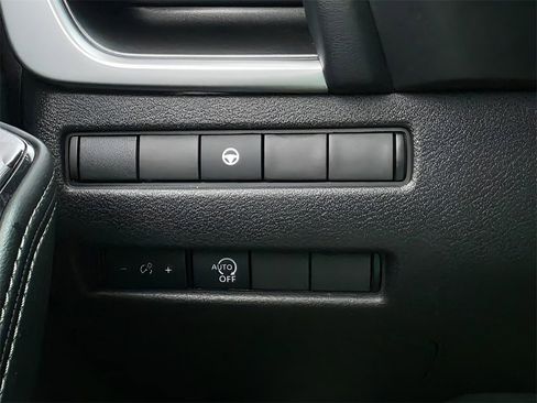 Used 2023 Nissan Rogue SV image 23