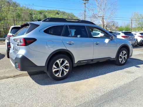 Used 2022 Subaru Outback Limited AWD/4WD image 4