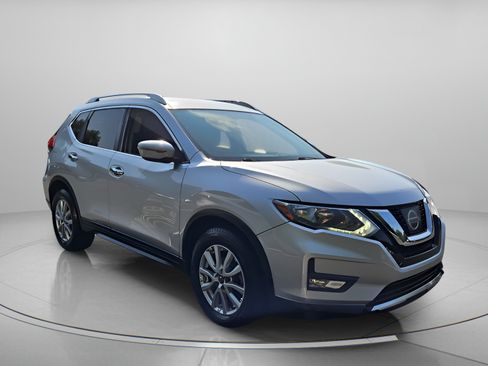 Used 2017 Nissan Rogue SV FWD image 7