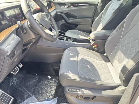 New 2026 Volkswagen Tiguan SEL R-Line image 15