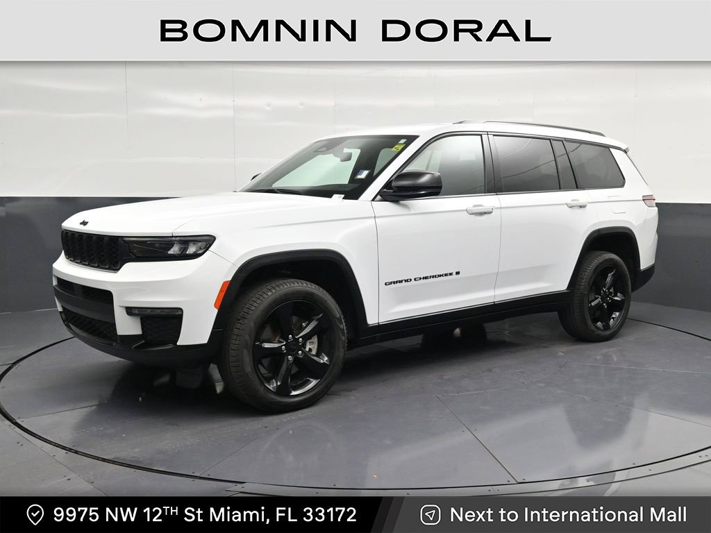 Used 2025 Jeep Grand Cherokee L Limited w/ Black Appearance Package RWD image 1