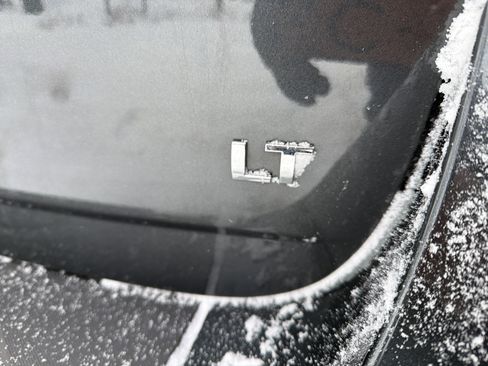 Used 2017 Chevrolet Equinox LT w/ Convenience Package image 8