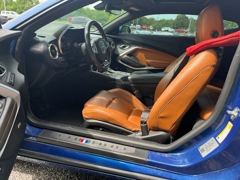 Used 2020 Chevrolet Camaro SS RWD image 11
