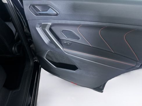 Used 2024 Volkswagen Tiguan Wolfsburg Edition image 29