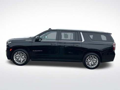 Used 2023 Chevrolet Suburban High Country AWD/4WD image 2