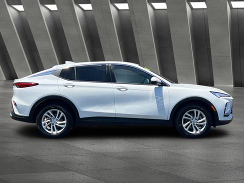 Used 2026 Buick Envista Preferred FWD image 3