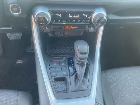Used 2025 Toyota RAV4 XLE image 23
