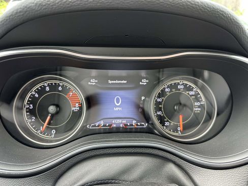 Used 2022 Jeep Cherokee Limited w/ Elite Package AWD/4WD image 37
