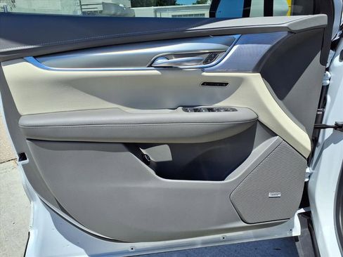 Certified 2024 Cadillac XT5 Premium Luxury FWD image 18
