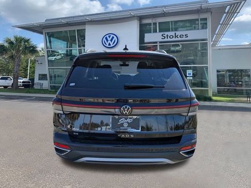New 2026 Volkswagen Taos SE FWD image 5